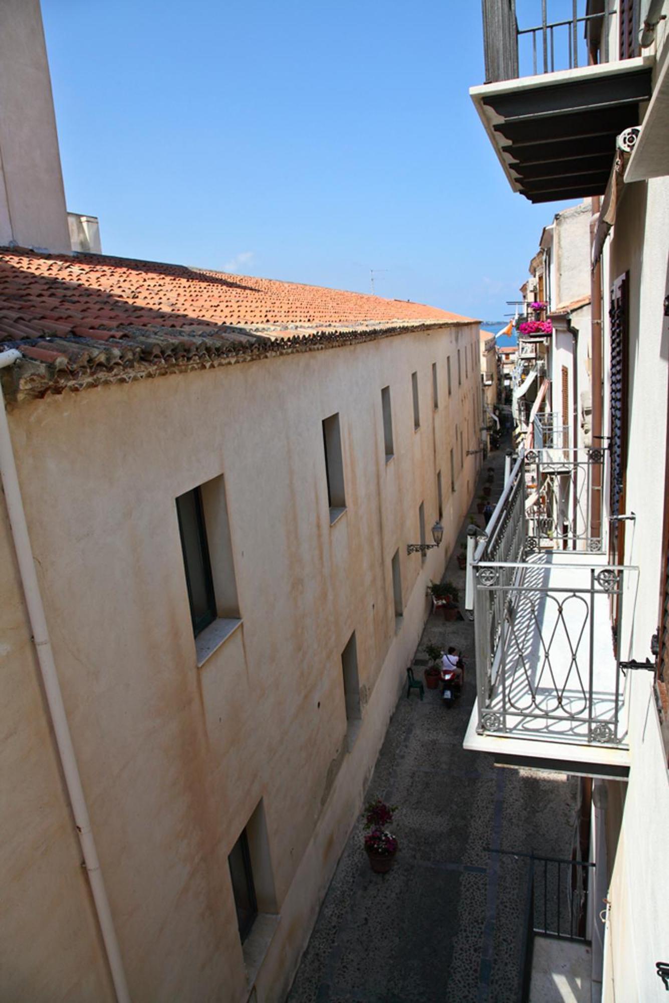 Palazzo Villelmi Cefalu Bilik gambar